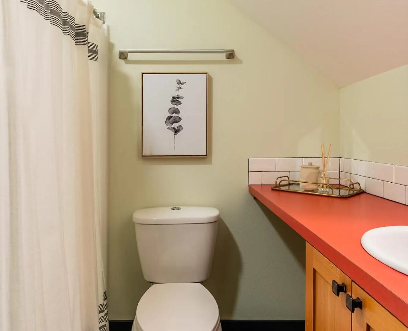 Semesterbostad Stay Portland - Quirky Micro Apt - Foodies, Artists, Coffee Lovers